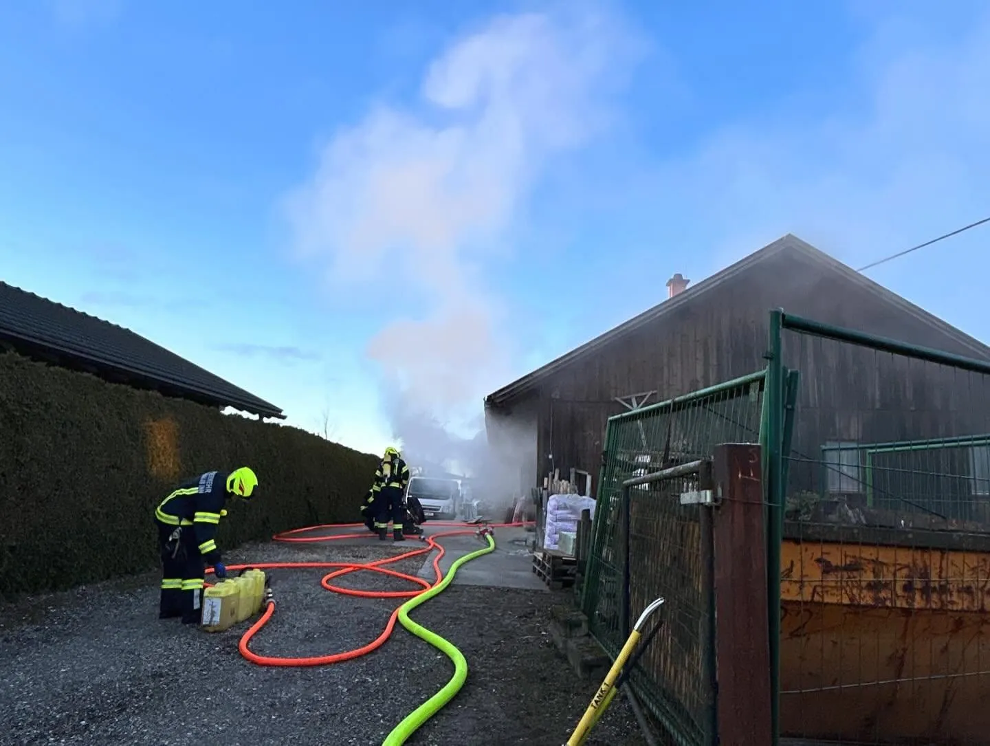 27.12.2023 – BE – BRAND GEWERBE INDUSTRIE – Bild 2