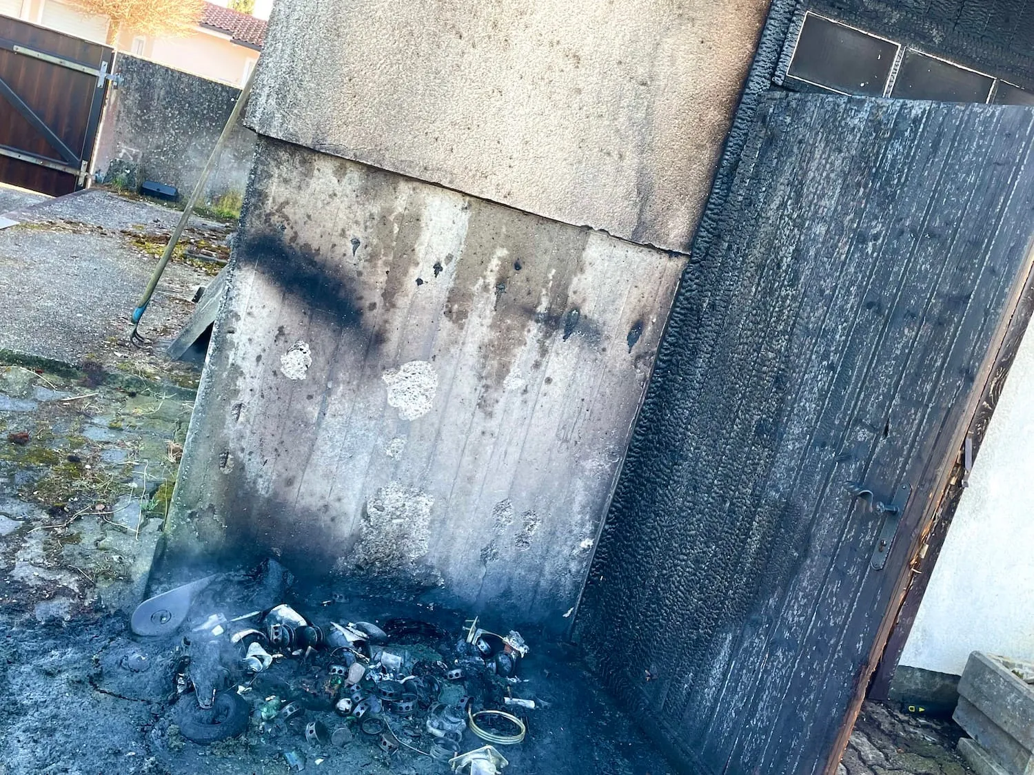 Brand Container im Freien – Bild 6