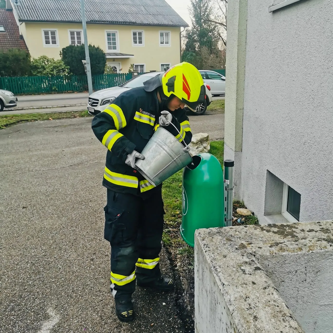 Brand Abfallcontainer – Bild 2