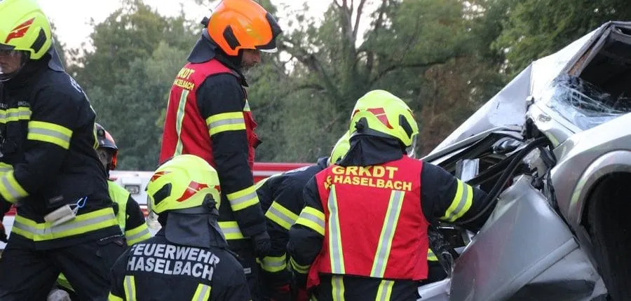 03.09.2025 – Übung Personenrettung nach Verkehrsunfall – Bild 5