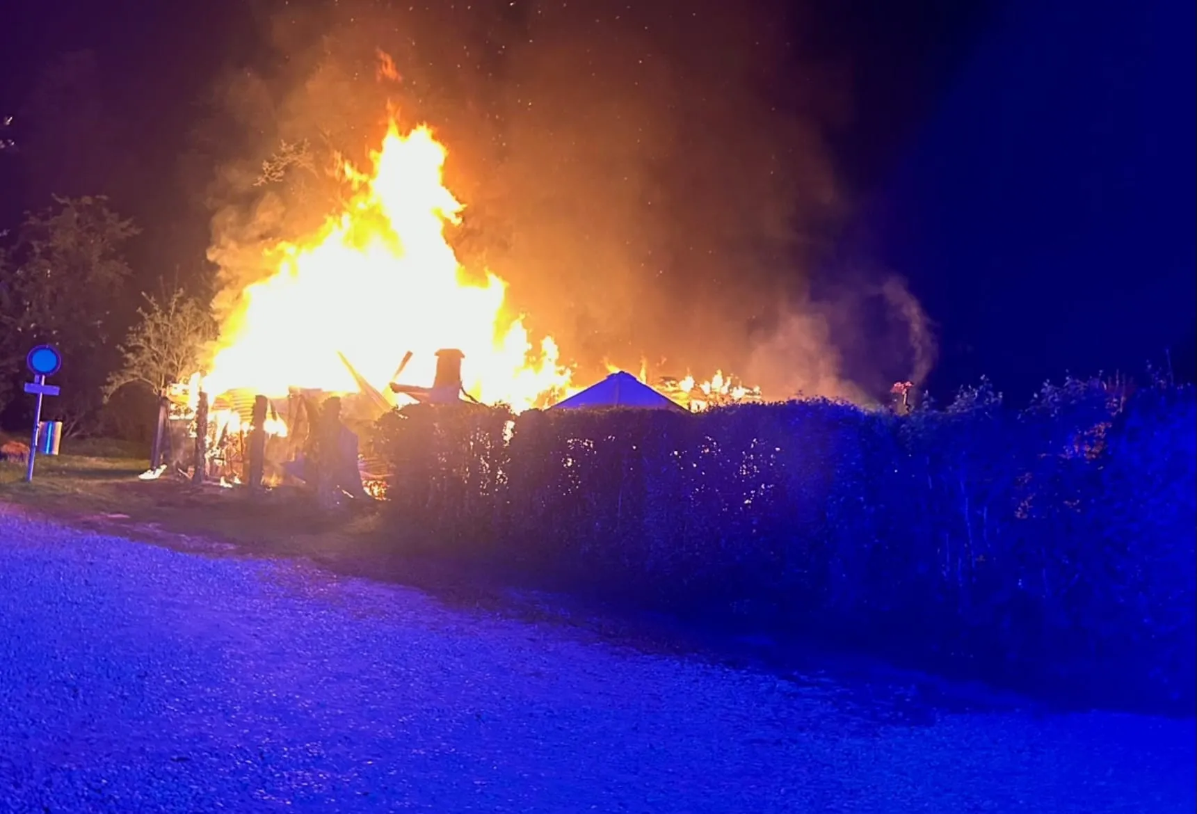 BRAND GARTENHÜTTE – Bild 2