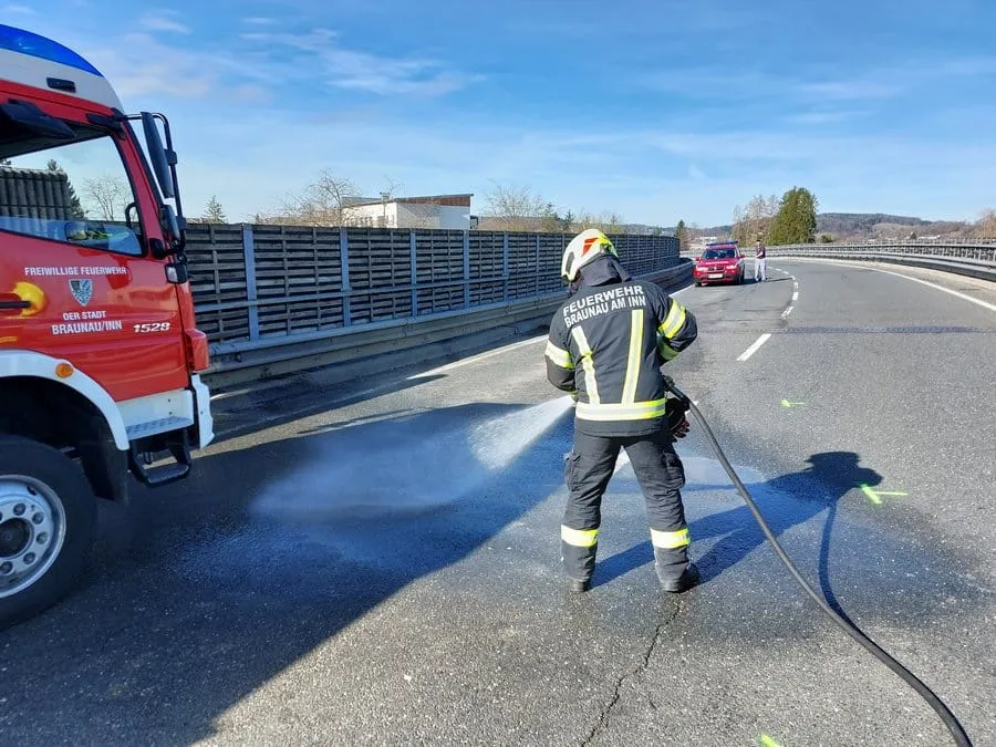Verkehrsunfall – Aufräumarbeiten – Bild 3