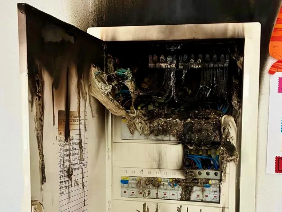 Brand Elektroanlage in Gebäude – Bild 1