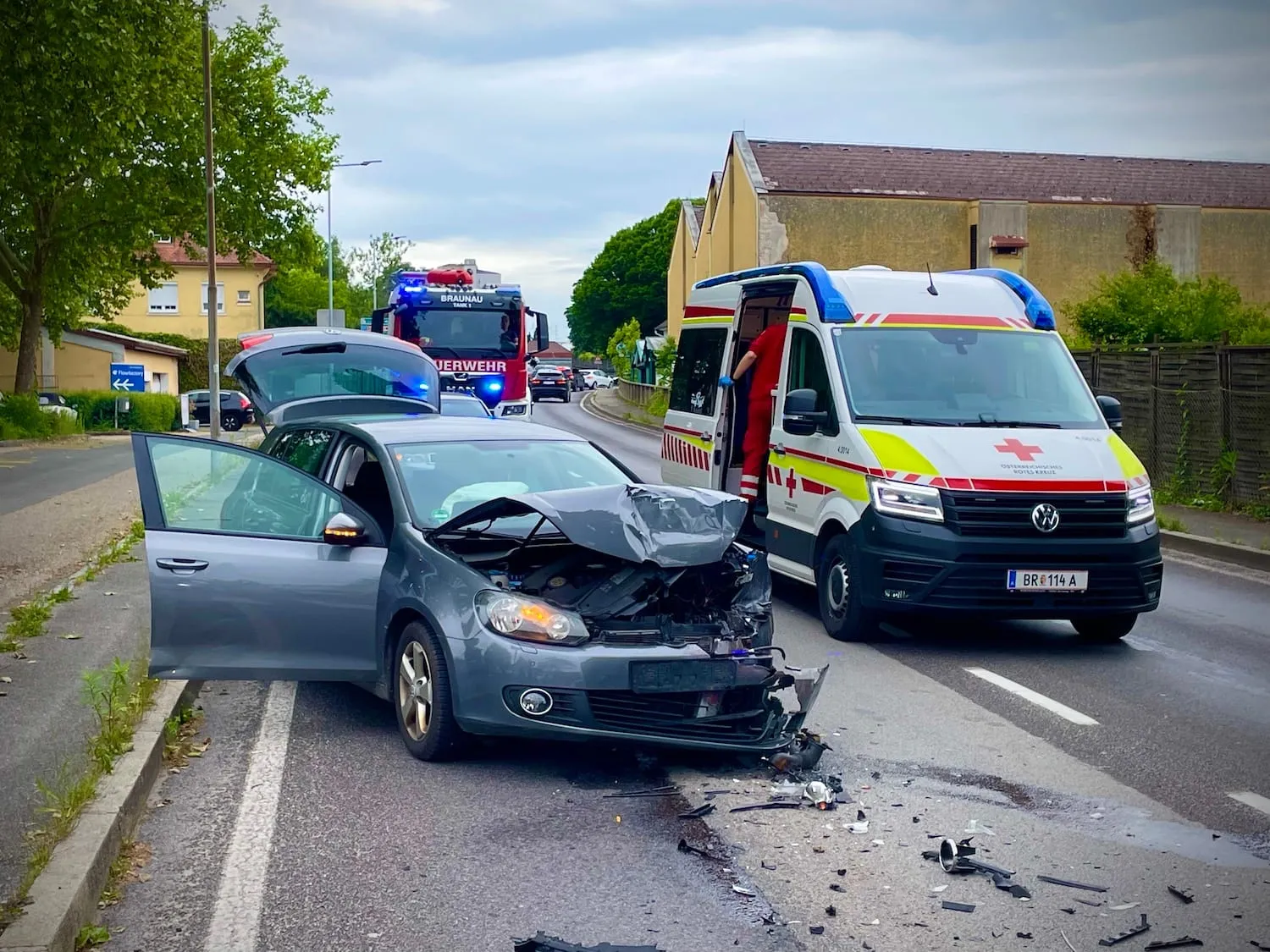 Personenrettung Verkehrsunfall PKW – Bild 1
