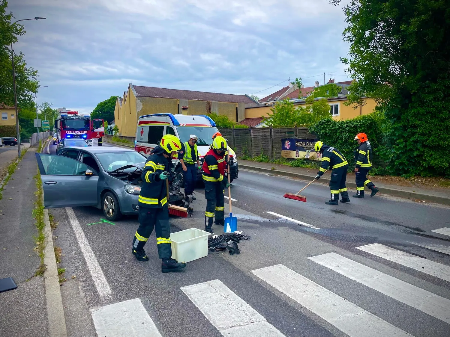 Personenrettung Verkehrsunfall PKW – Bild 2